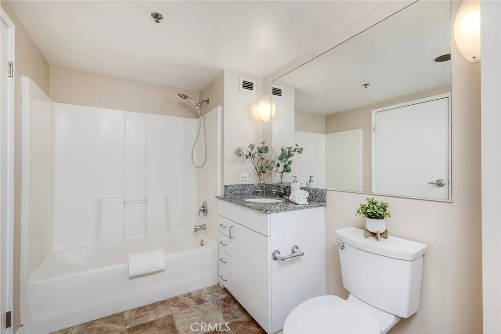 Photo #22: ND26105323 Listing: Photo #22