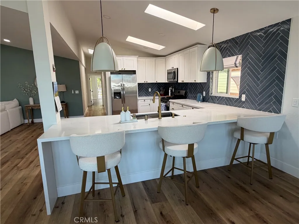 https://cdn.realtyfeed.com/cdn/127/306720094/85d1adb491bc4ec53df42e8c81264b38.webp
