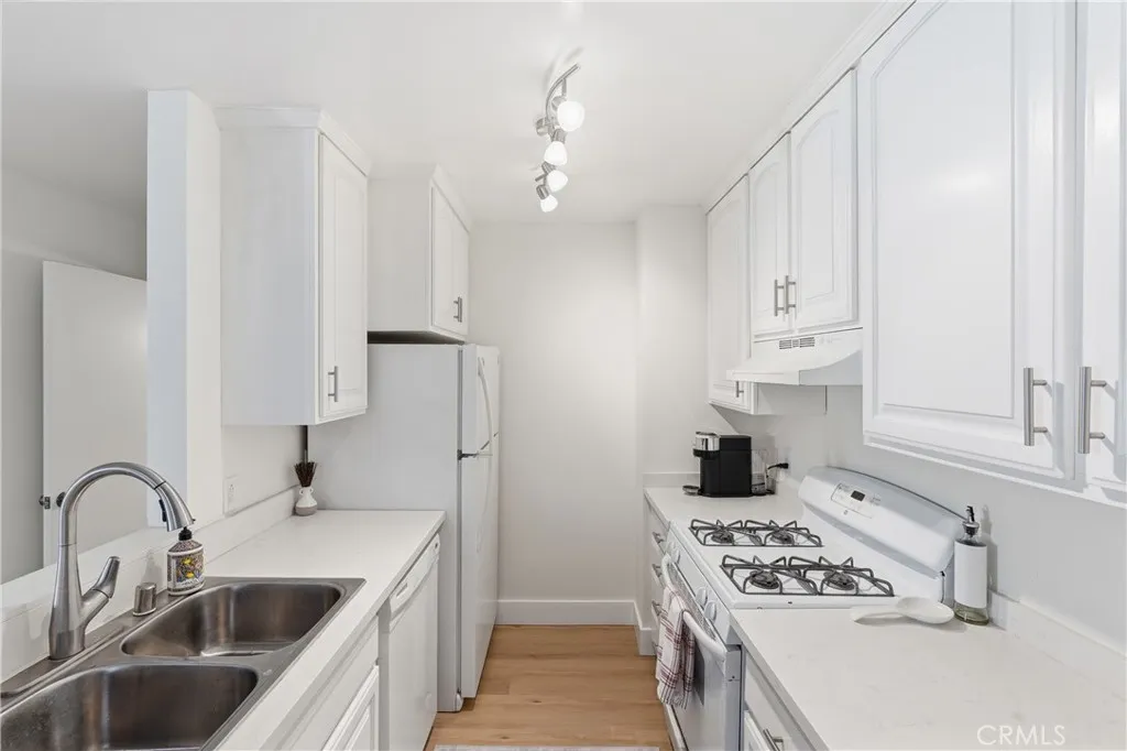 Photo #11: SW26106539 Listing: Photo #11