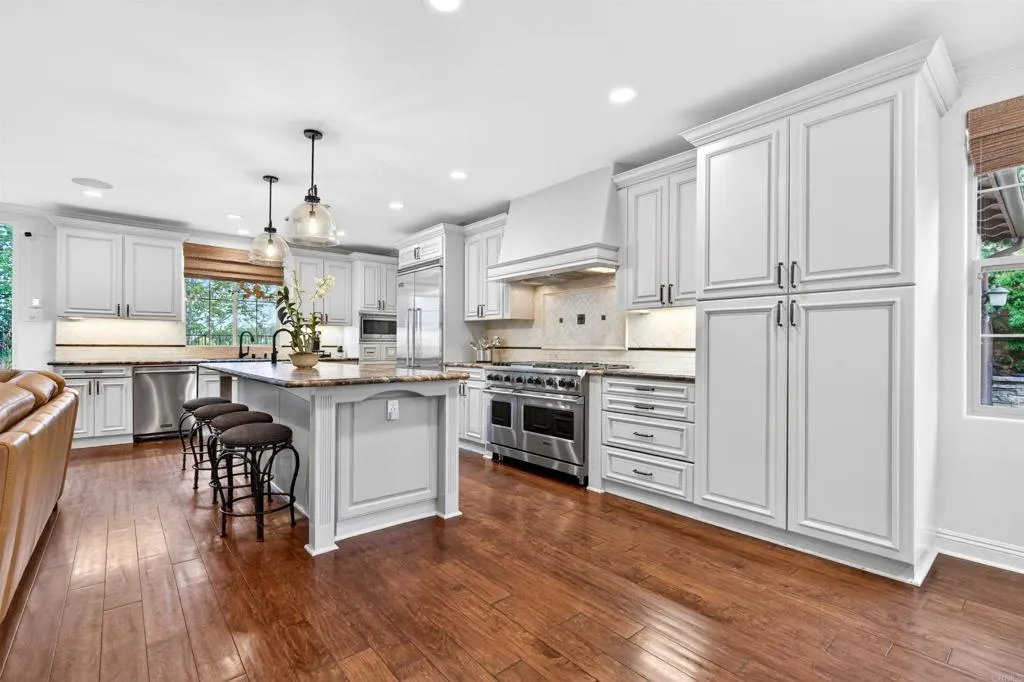 https://cdn.realtyfeed.com/cdn/127/306720106/163902e56cc187ddb2e121f5fdc51e99.webp