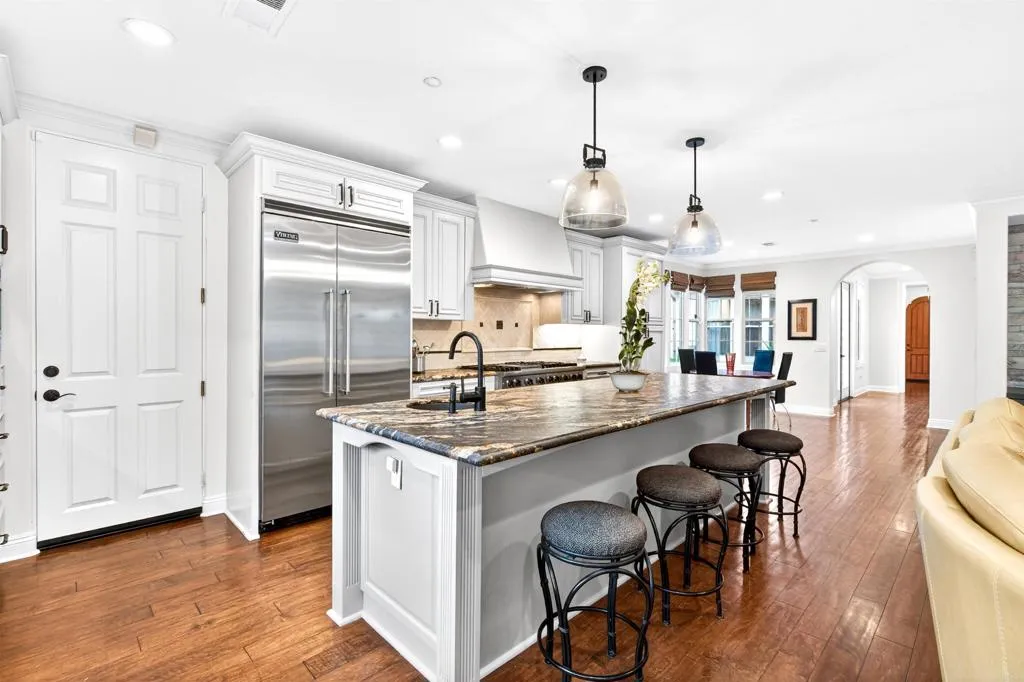 https://cdn.realtyfeed.com/cdn/127/306720106/17372185fb7da7e99e68f39f037506ba.webp