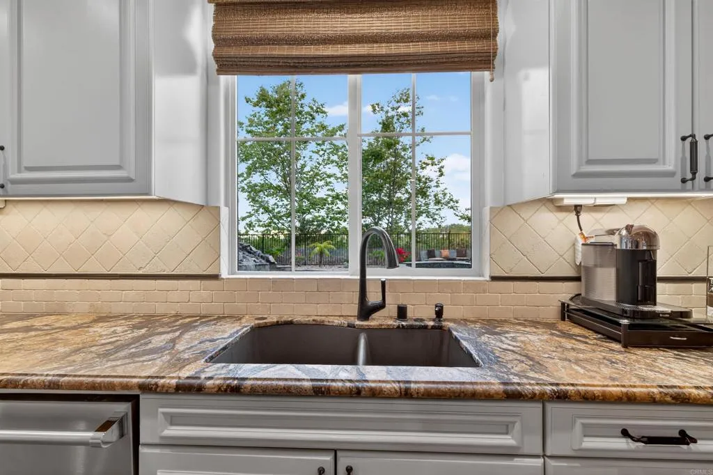 https://cdn.realtyfeed.com/cdn/127/306720106/17a0a8ca24fa15f3e385f944fe6dac16.webp