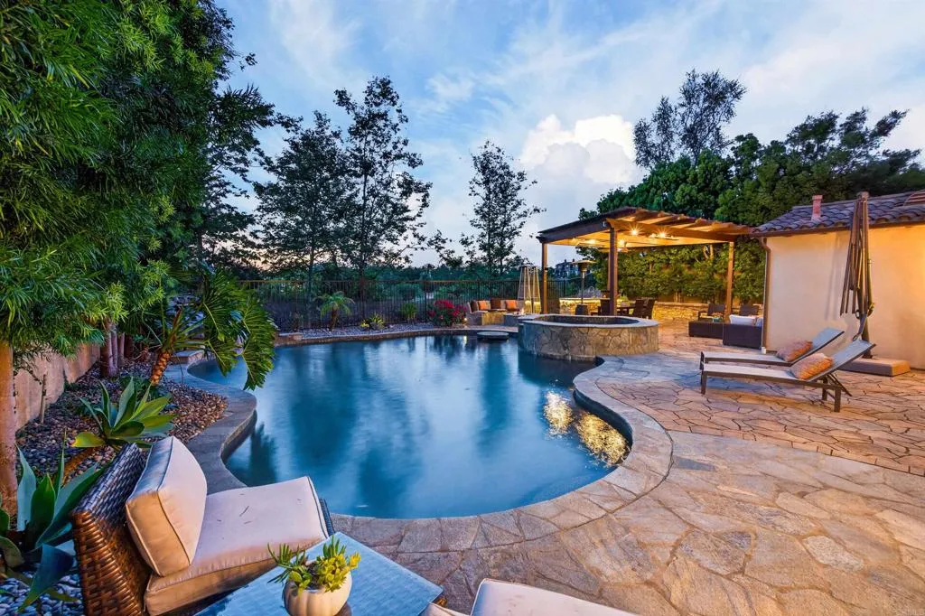 https://cdn.realtyfeed.com/cdn/127/306720106/2e48efe1dbef0885e61d4554355becad.webp