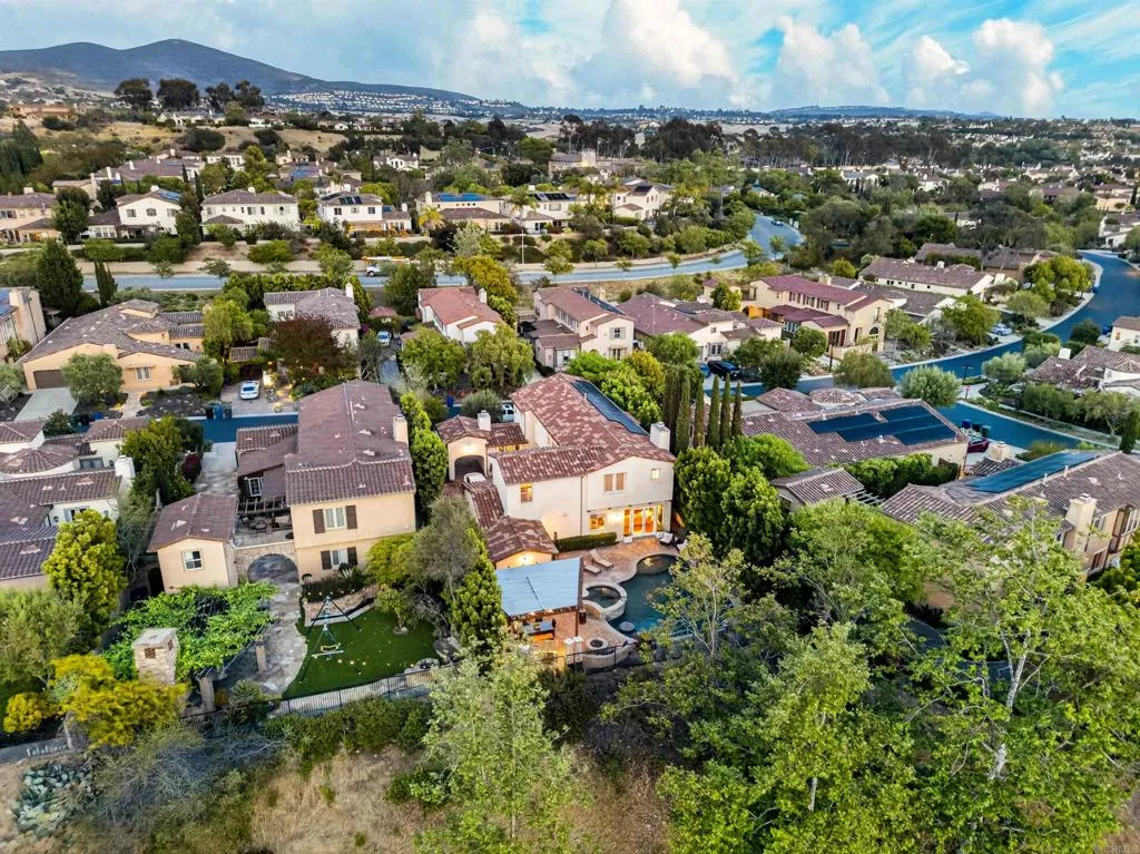 https://cdn.realtyfeed.com/cdn/127/306720106/58be9cad78d8a163ee24254587d97e83.webp