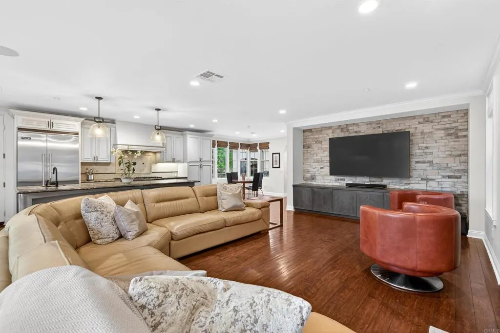https://cdn.realtyfeed.com/cdn/127/306720106/697c21a37b4e908eca27d06d69b8de8a.webp
