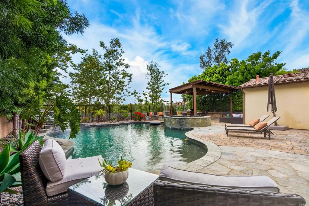 https://cdn.realtyfeed.com/cdn/127/306720106/6d0ea33597c8be4647e6f5159c61c4db.webp