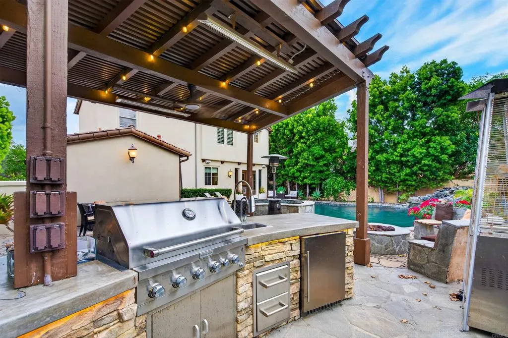 https://cdn.realtyfeed.com/cdn/127/306720106/75cb2b87127adc007bb2e899d6620735.webp