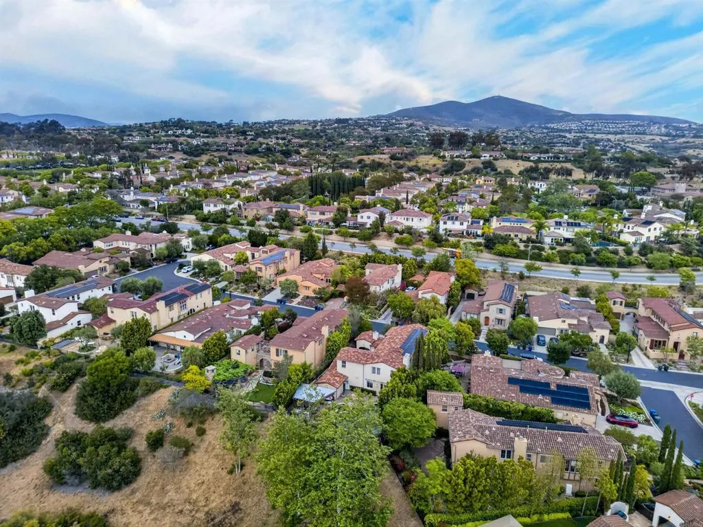 https://cdn.realtyfeed.com/cdn/127/306720106/7c4707f5111cb0836581ac986499d5fa.webp
