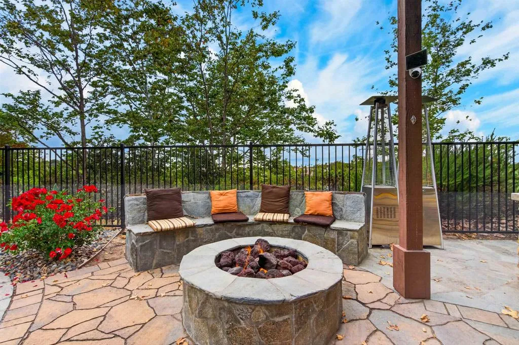 https://cdn.realtyfeed.com/cdn/127/306720106/e3f94dc56f1e842ddb1e239b134c1806.webp