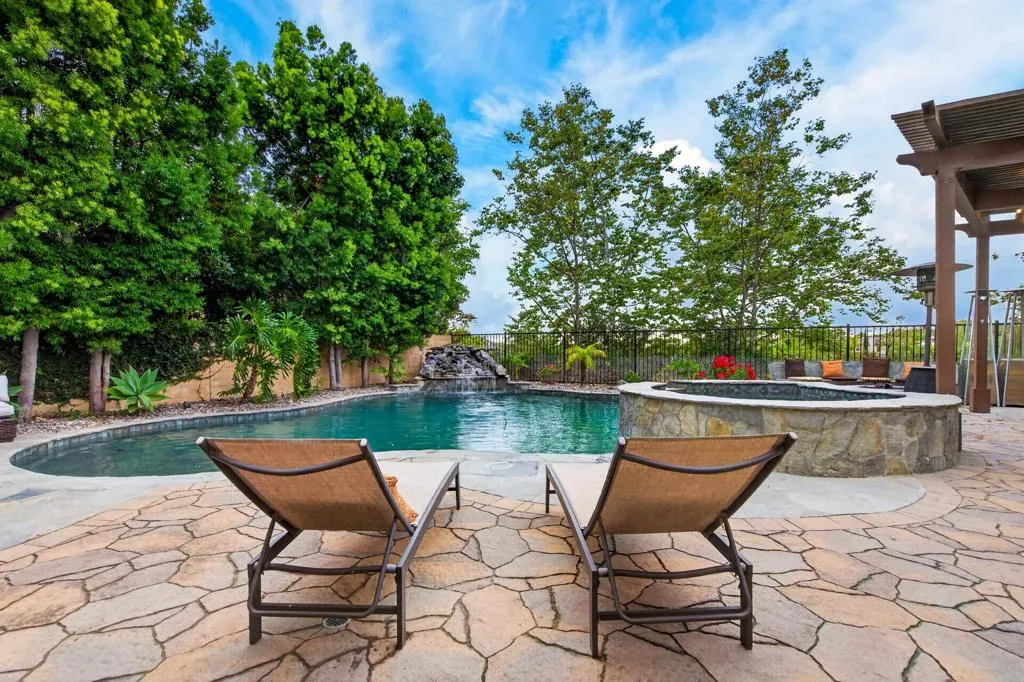 https://cdn.realtyfeed.com/cdn/127/306720106/f2c4d64cc4872a011edc814f0d34bff5.webp
