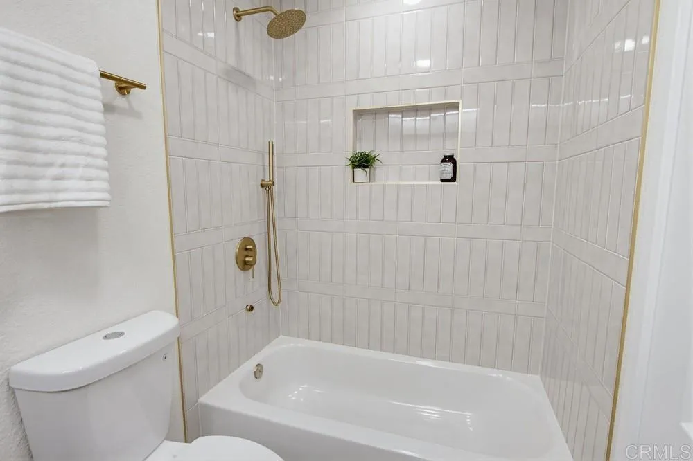 https://cdn.realtyfeed.com/cdn/127/306720142/9b363d2a0e9ec88451accf1cbae3358a.webp