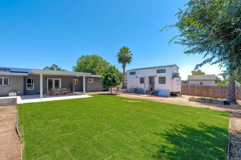 https://cdn.realtyfeed.com/cdn/127/306720146/0215007f05c6504659a180c989d95e49.webp