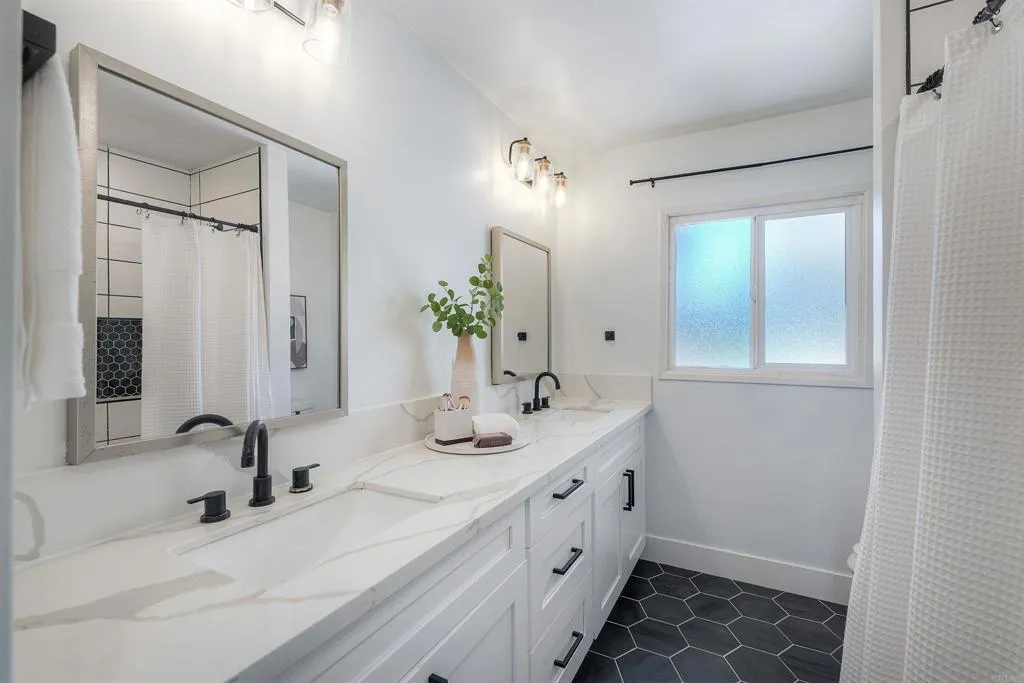https://cdn.realtyfeed.com/cdn/127/306720146/36df95a81202da19402fc7f7264acfe9.webp
