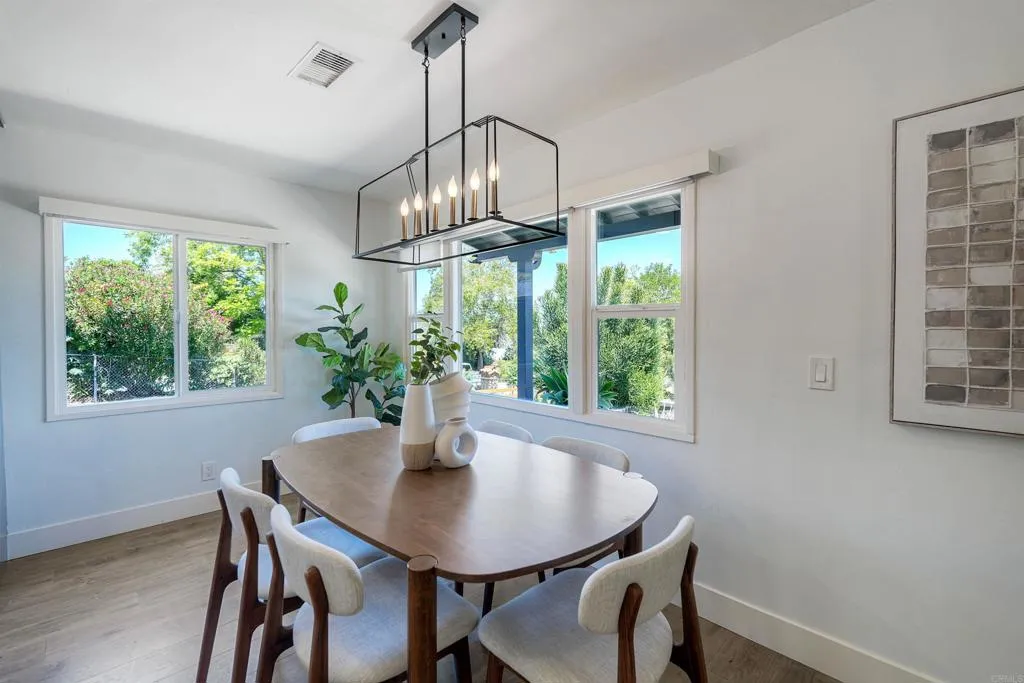 https://cdn.realtyfeed.com/cdn/127/306720146/4e6fd8152beb784e6614e01fe42164f5.webp