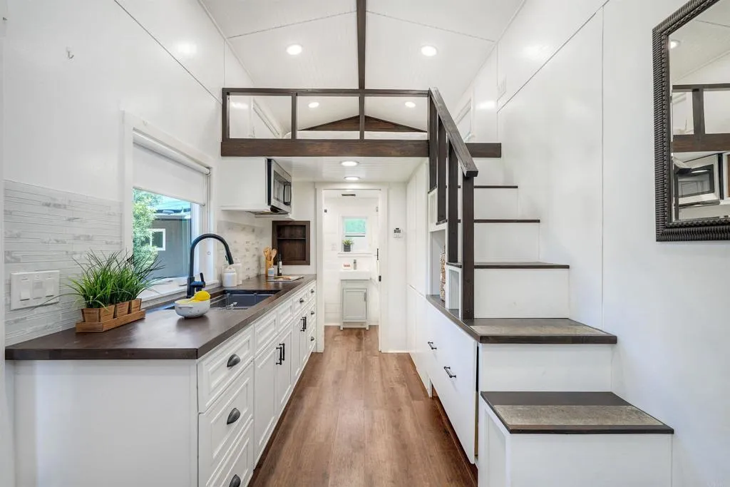 https://cdn.realtyfeed.com/cdn/127/306720146/60d6b473c69bb90788af47ffe1709e89.webp