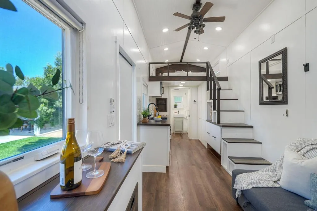 https://cdn.realtyfeed.com/cdn/127/306720146/6be2fac4e4d87c14712fc636b5de0fe7.webp