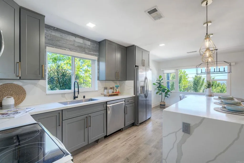 https://cdn.realtyfeed.com/cdn/127/306720146/a8804a1503cae5457346a82472bbae4a.webp