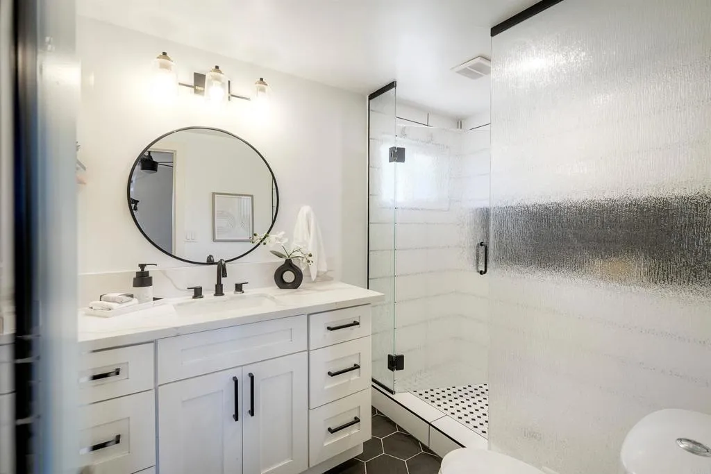 https://cdn.realtyfeed.com/cdn/127/306720146/f3f5deb8d10b469f022ec326721b3100.webp