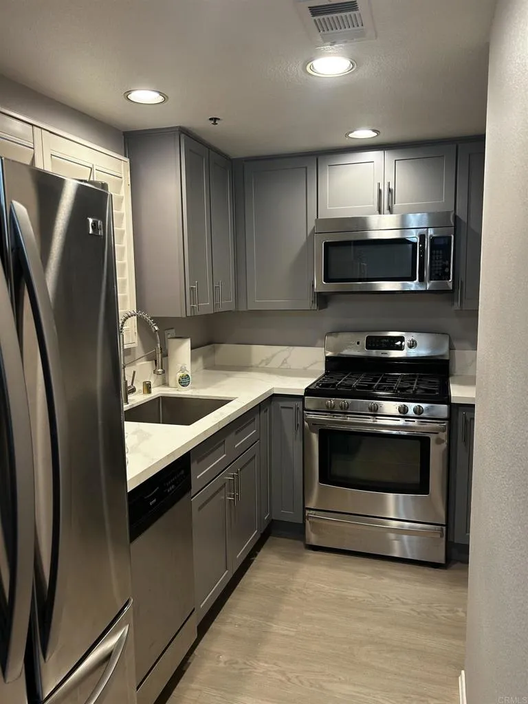 Photo #8: PTP2603768 Listing: Photo #8