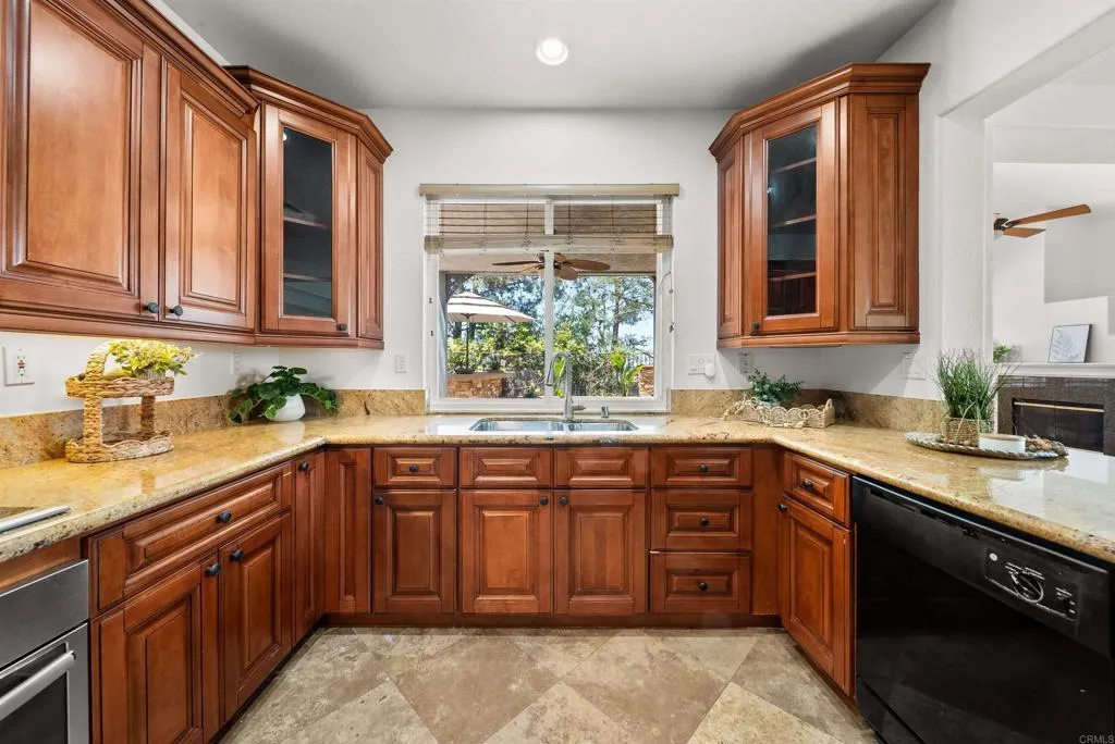 https://cdn.realtyfeed.com/cdn/127/306720154/9649f0a1fe5d17367344de694656694e.webp