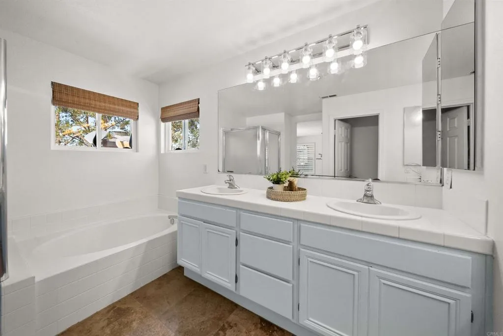 https://cdn.realtyfeed.com/cdn/127/306720154/b32981c7ba88ac1165081b22c82a17b5.webp
