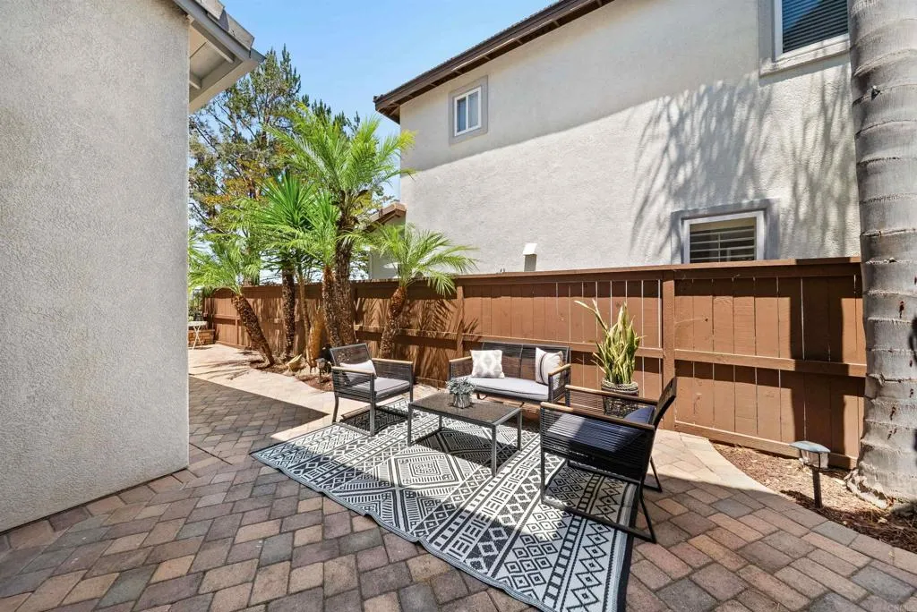 https://cdn.realtyfeed.com/cdn/127/306720154/b853990c551c4c2aa8a4dfdc411a4a9e.webp