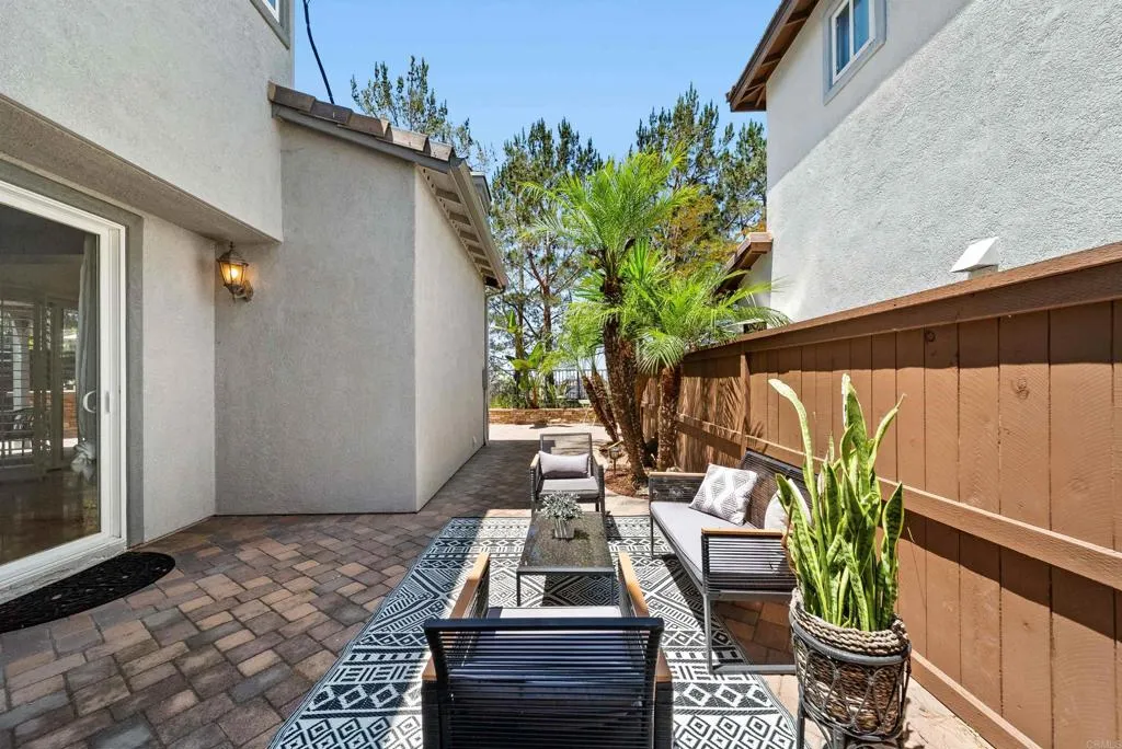 https://cdn.realtyfeed.com/cdn/127/306720154/c9d8ddf089904038ef40532d71f91d2e.webp