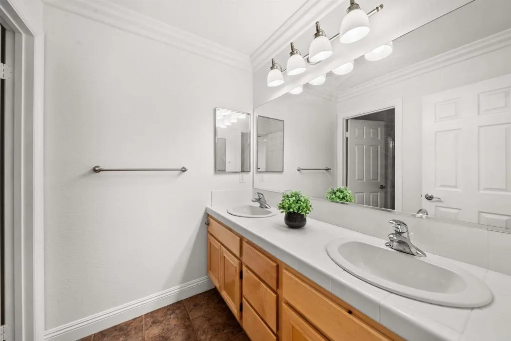 https://cdn.realtyfeed.com/cdn/127/306720154/da6b72102fbf5ecc10b85fafc965218c.webp