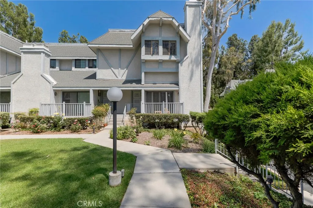 Northridge, CA 91325