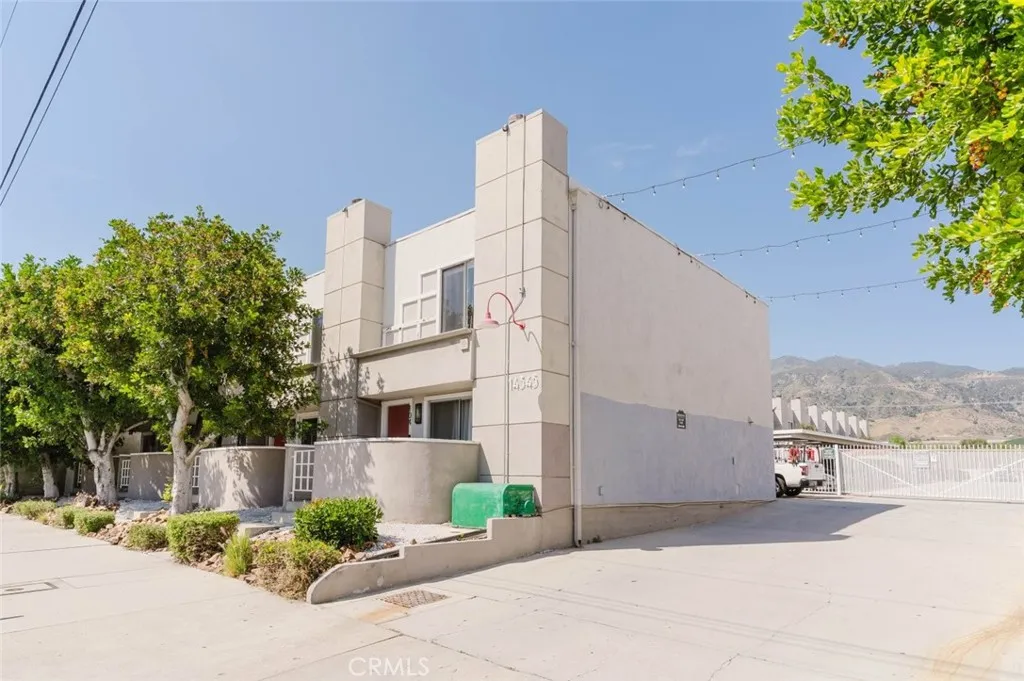 Sylmar, CA 91342
