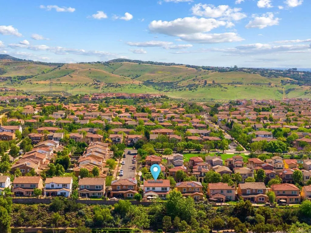 https://cdn.realtyfeed.com/cdn/127/306720261/8087e3dbf7fdea4ead871a4f9b0751b9.webp