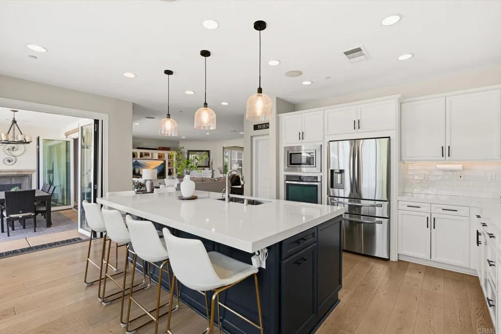 https://cdn.realtyfeed.com/cdn/127/306720261/dbff248cfe88a1f14db68185d6bc9b99.webp
