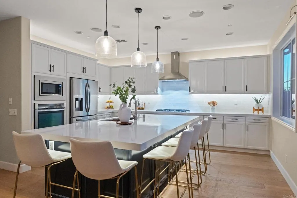 https://cdn.realtyfeed.com/cdn/127/306720261/e6e6fdddc43a4d4f46cdd2fb5d50e126.webp