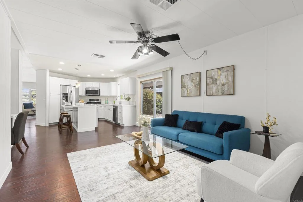 https://cdn.realtyfeed.com/cdn/127/306720313/52cad1c8dfa10f9b4fc33079530423c4.webp