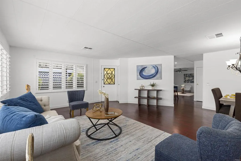 https://cdn.realtyfeed.com/cdn/127/306720313/6dd172be0b34c7e03dff5480078861bb.webp