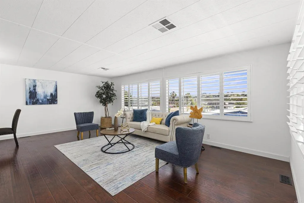 https://cdn.realtyfeed.com/cdn/127/306720313/70fec44000b6a0c6180582340a0a4e46.webp