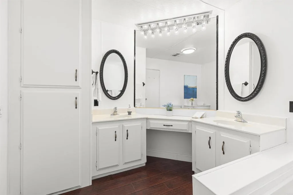 https://cdn.realtyfeed.com/cdn/127/306720313/8e1f89cde1de762022c1cd3a8fd7ab99.webp