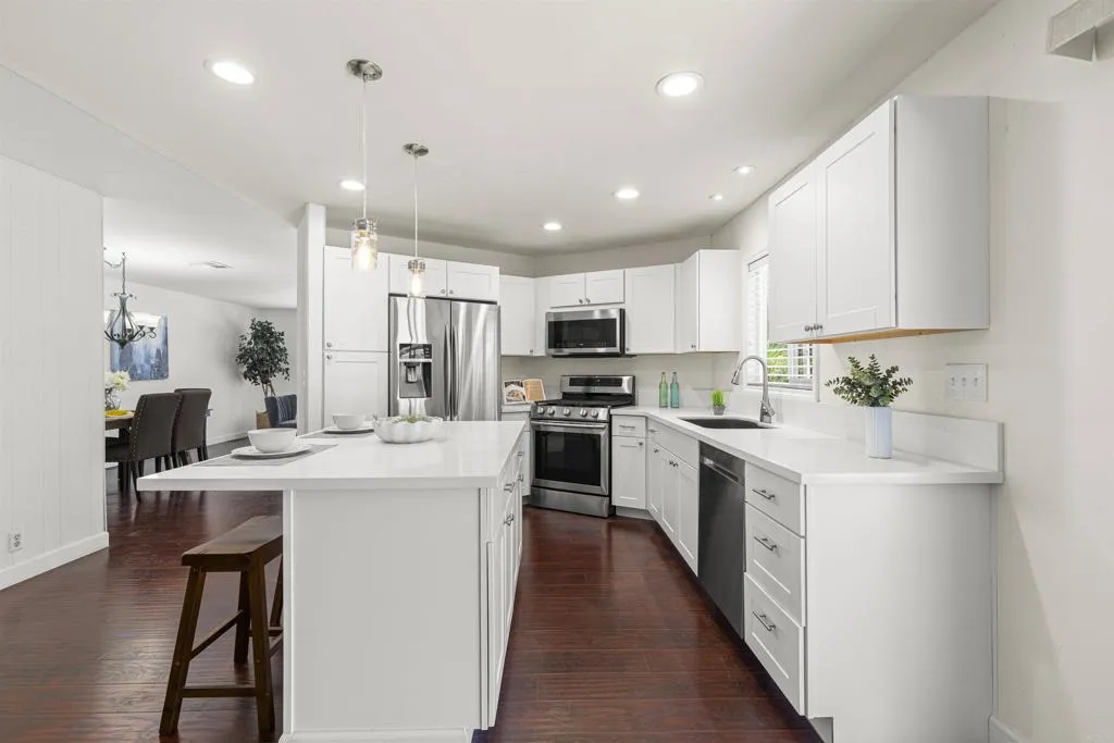 https://cdn.realtyfeed.com/cdn/127/306720313/e9cbc99cab757c5456ac607f4a81d8c5.webp