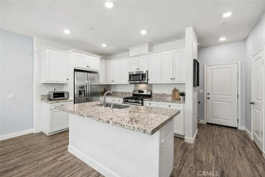 Saugus, CA 91350