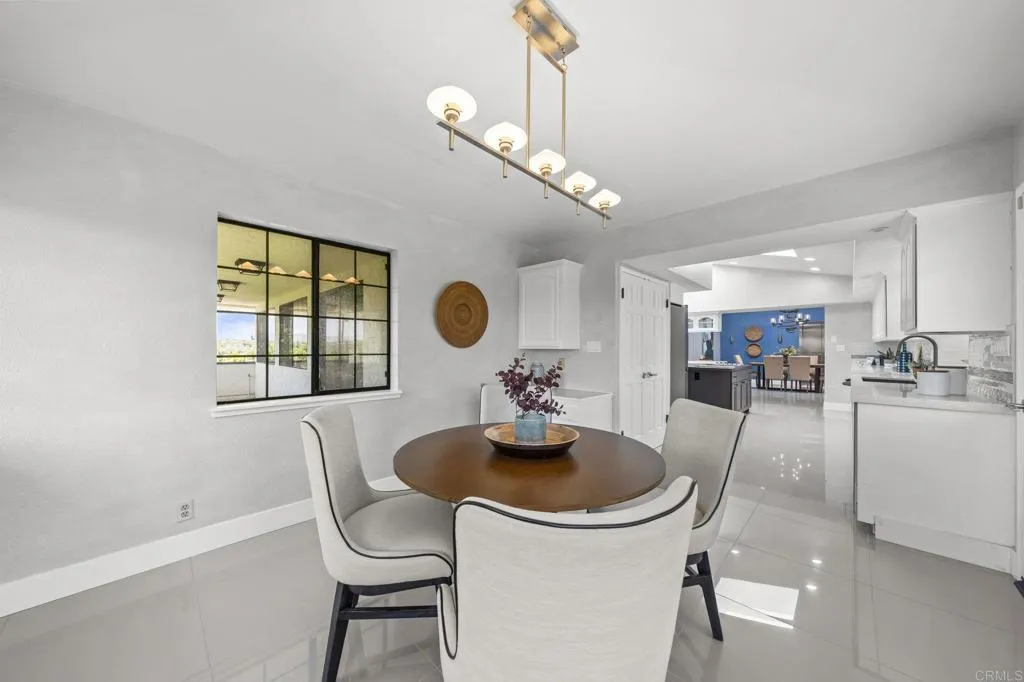 https://cdn.realtyfeed.com/cdn/127/306720332/17dc67f053928cc93f459893959fd43e.webp