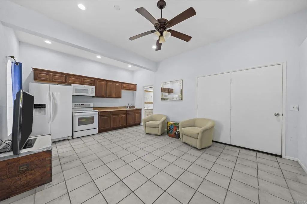 https://cdn.realtyfeed.com/cdn/127/306720332/36b83cebea28b30ffe872eb2dc7a1fbb.webp