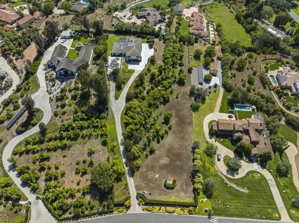 https://cdn.realtyfeed.com/cdn/127/306720332/4b4d2a26527c5dc762c9769e4fd065ae.webp
