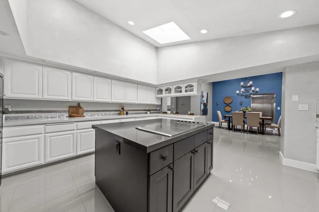 https://cdn.realtyfeed.com/cdn/127/306720332/7e58f48591206f2a1e20608d85bc6e8f.webp