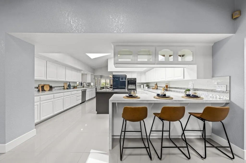 https://cdn.realtyfeed.com/cdn/127/306720332/96a2216500ae5150218934a25a6a66ce.webp