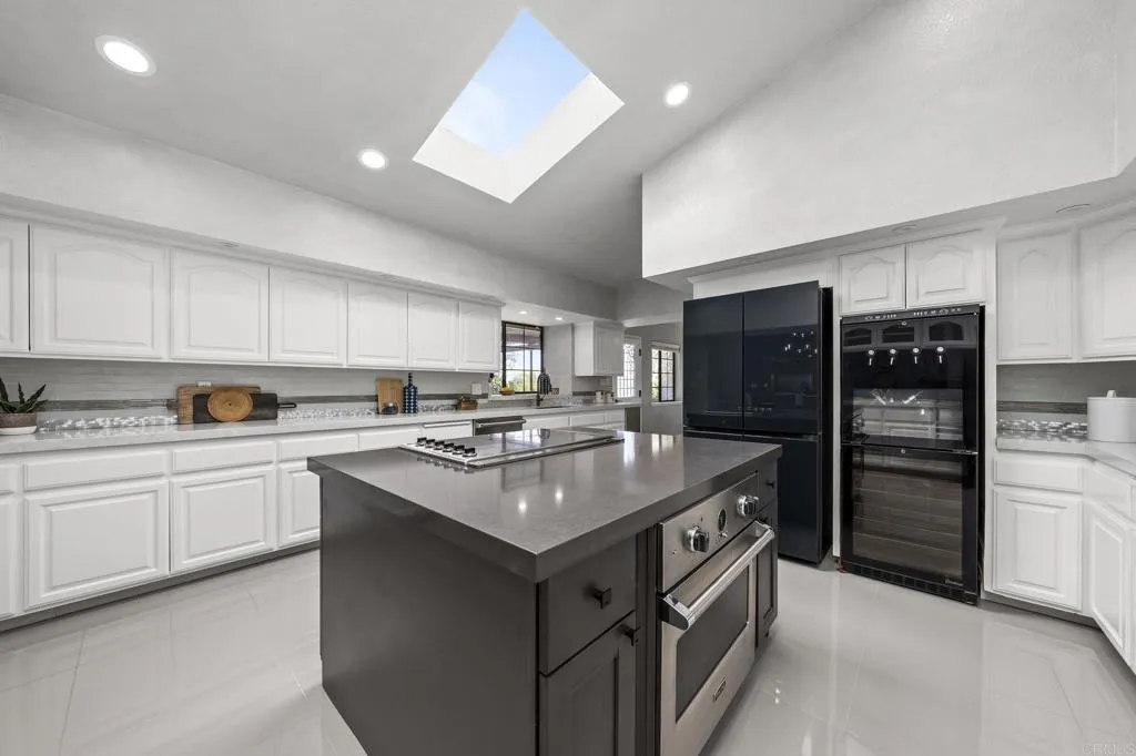 https://cdn.realtyfeed.com/cdn/127/306720332/dab18da3457690230ff25e9870f56eac.webp