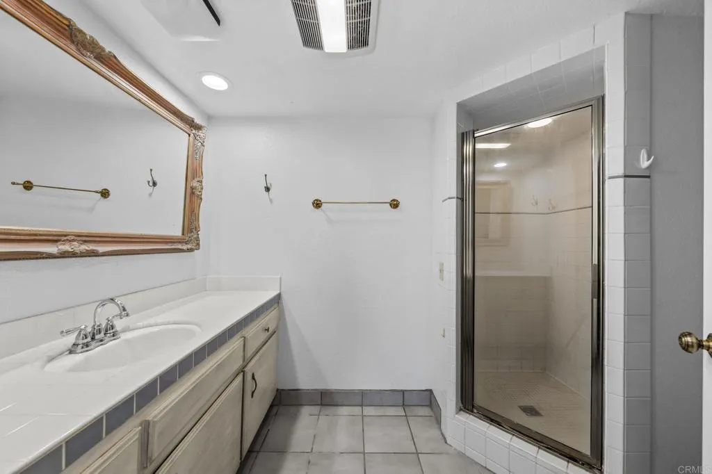 https://cdn.realtyfeed.com/cdn/127/306720332/dca9a5095f93386e40f3099410113480.webp