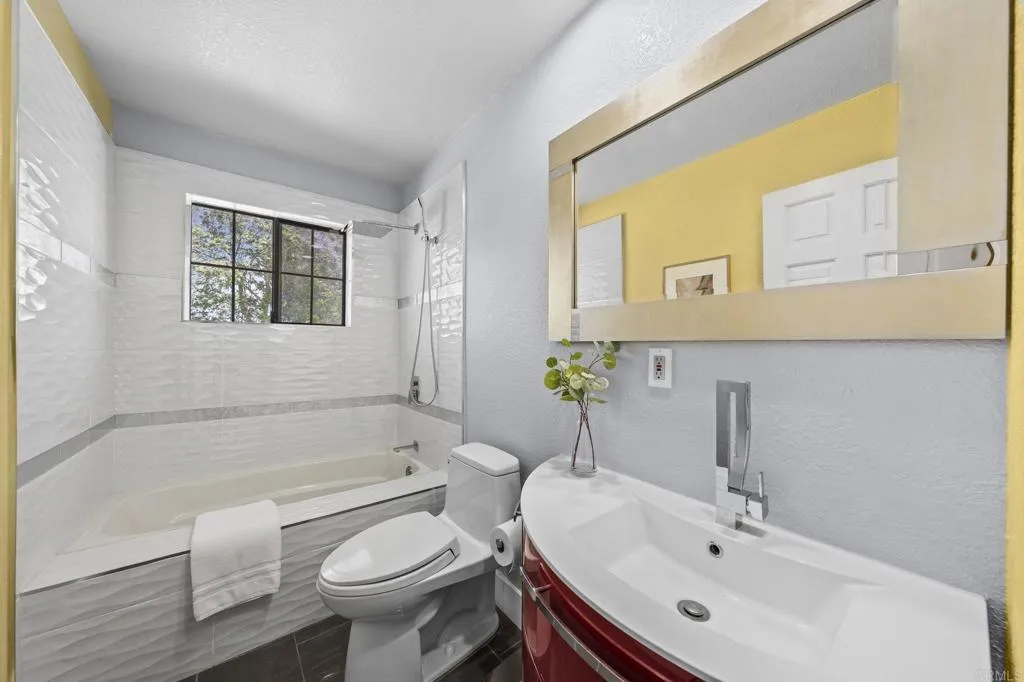 https://cdn.realtyfeed.com/cdn/127/306720332/e8bf4ded1674e5b7533df67b1c051d4c.webp