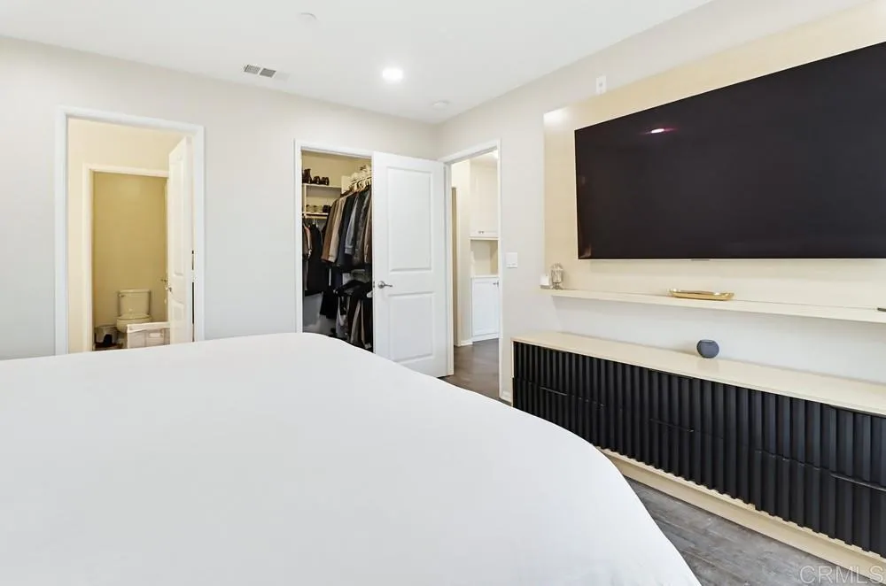https://cdn.realtyfeed.com/cdn/127/306720517/dd1abe64c3a5547bef85cd4f146d2c21.webp