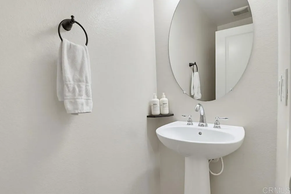 https://cdn.realtyfeed.com/cdn/127/306720517/e1950eb20e0d87218089ea07a202f3d9.webp