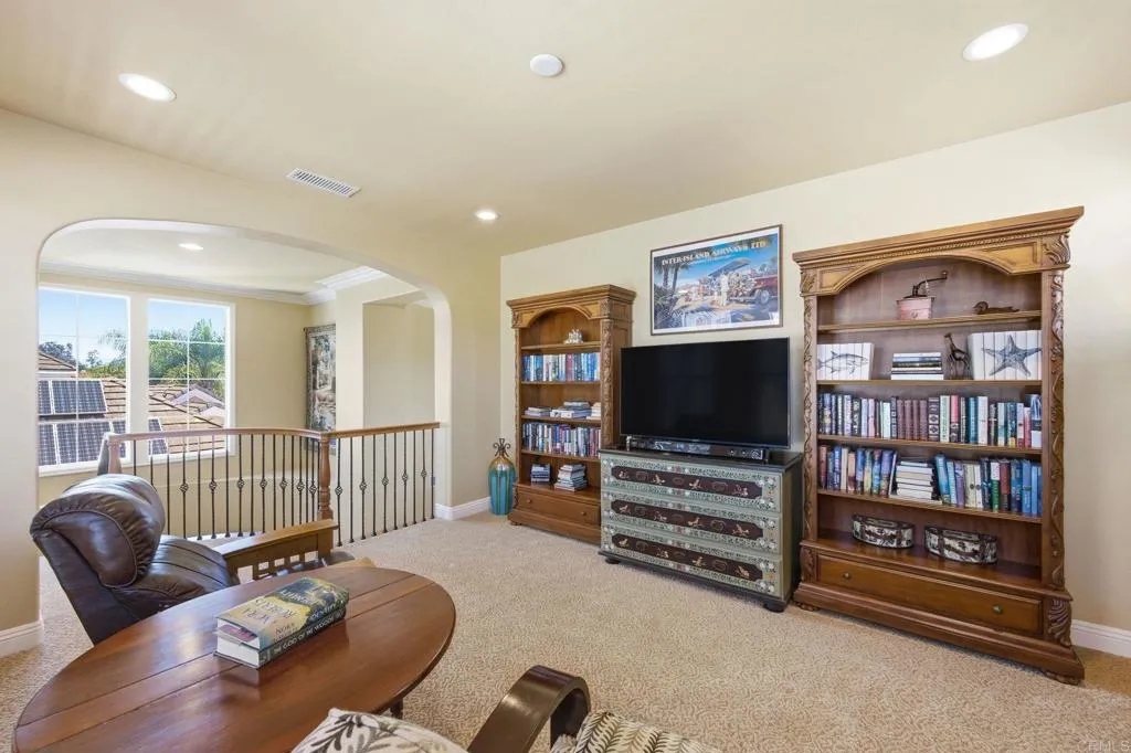 https://cdn.realtyfeed.com/cdn/127/306720602/db8966d9cfe08e4a483ae235787c018d.webp